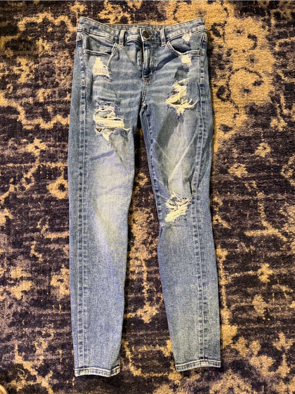 American Eagle Outfitters Light Blue Distressed Skinny Jeans